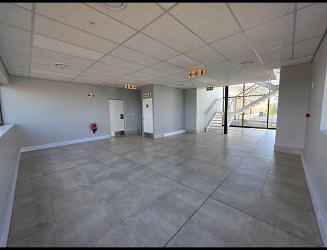 2,899M² WAREHOUSE TO LET IN AIRPORT PARK